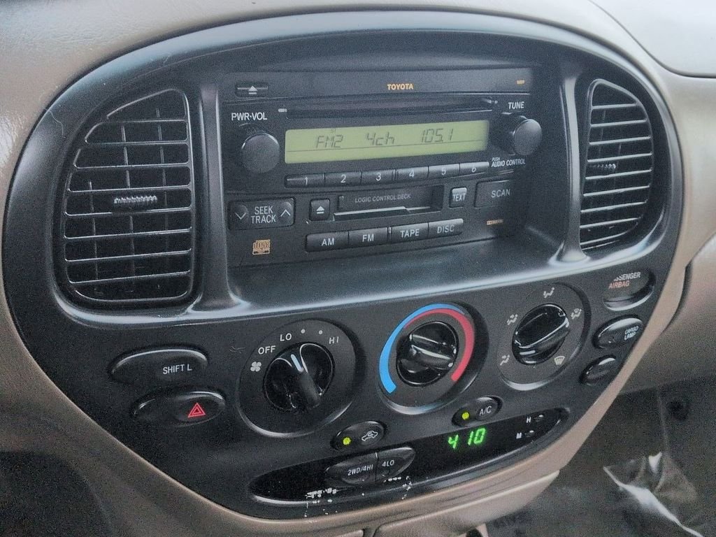 Used 2006 Natural White Toyota SR5 image 17