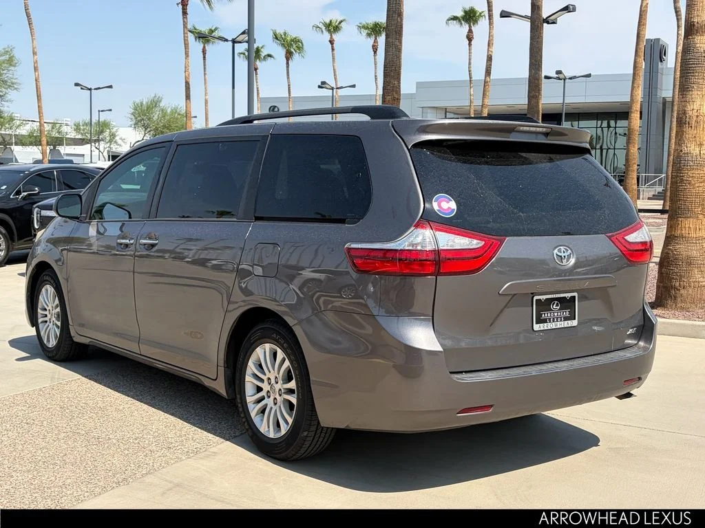 Used 2015 Gray Toyota XLE image 4
