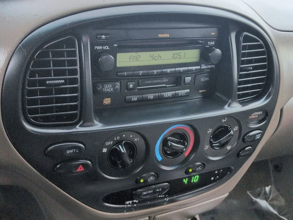 Used 2006 Natural White Toyota SR5 image 17