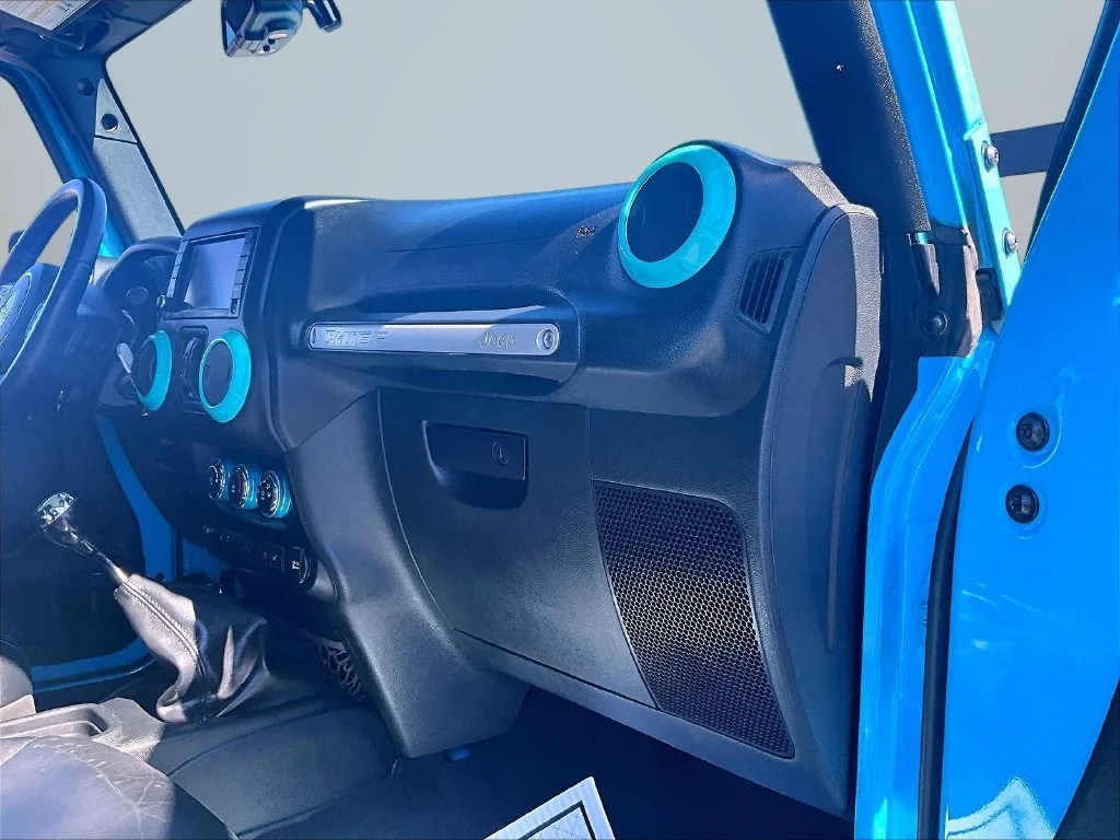 Used 2017 Blue Jeep Unlimited Sahara image 18