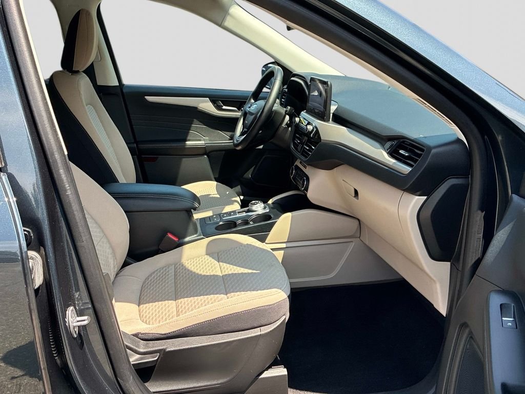 Used 2022 Blue Ford SE image 10