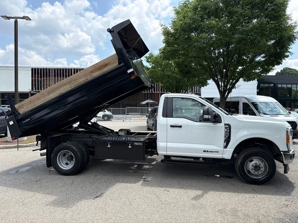 Used 2023 White Ford XL image 29
