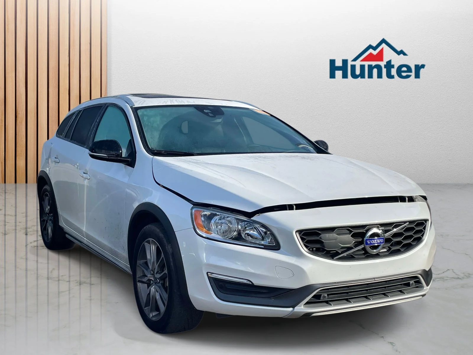 Used 2016 Crystal White Pearl Volvo T5 image 1