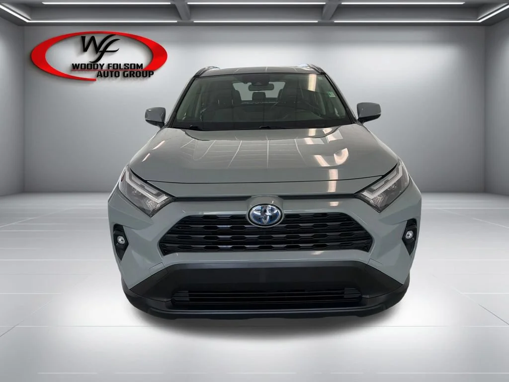 Used 2022 Lunar Rock Toyota Hybrid XLE Premium image 2