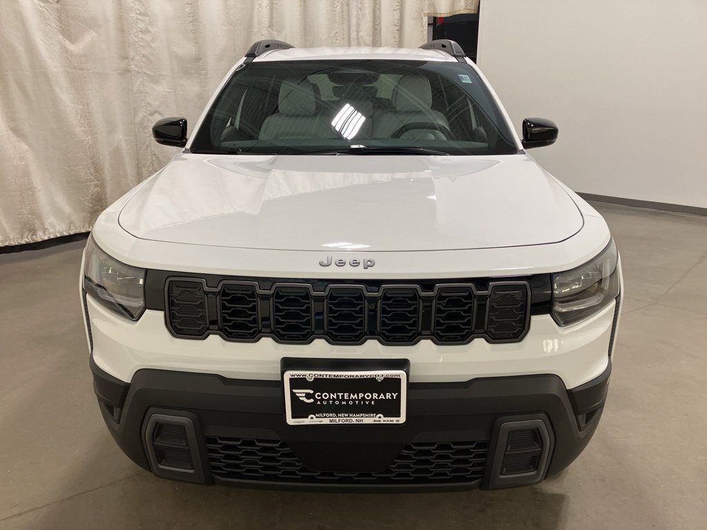 New 2026 Bright White Clear-Coat Exterior Paint Jeep Limited image 16