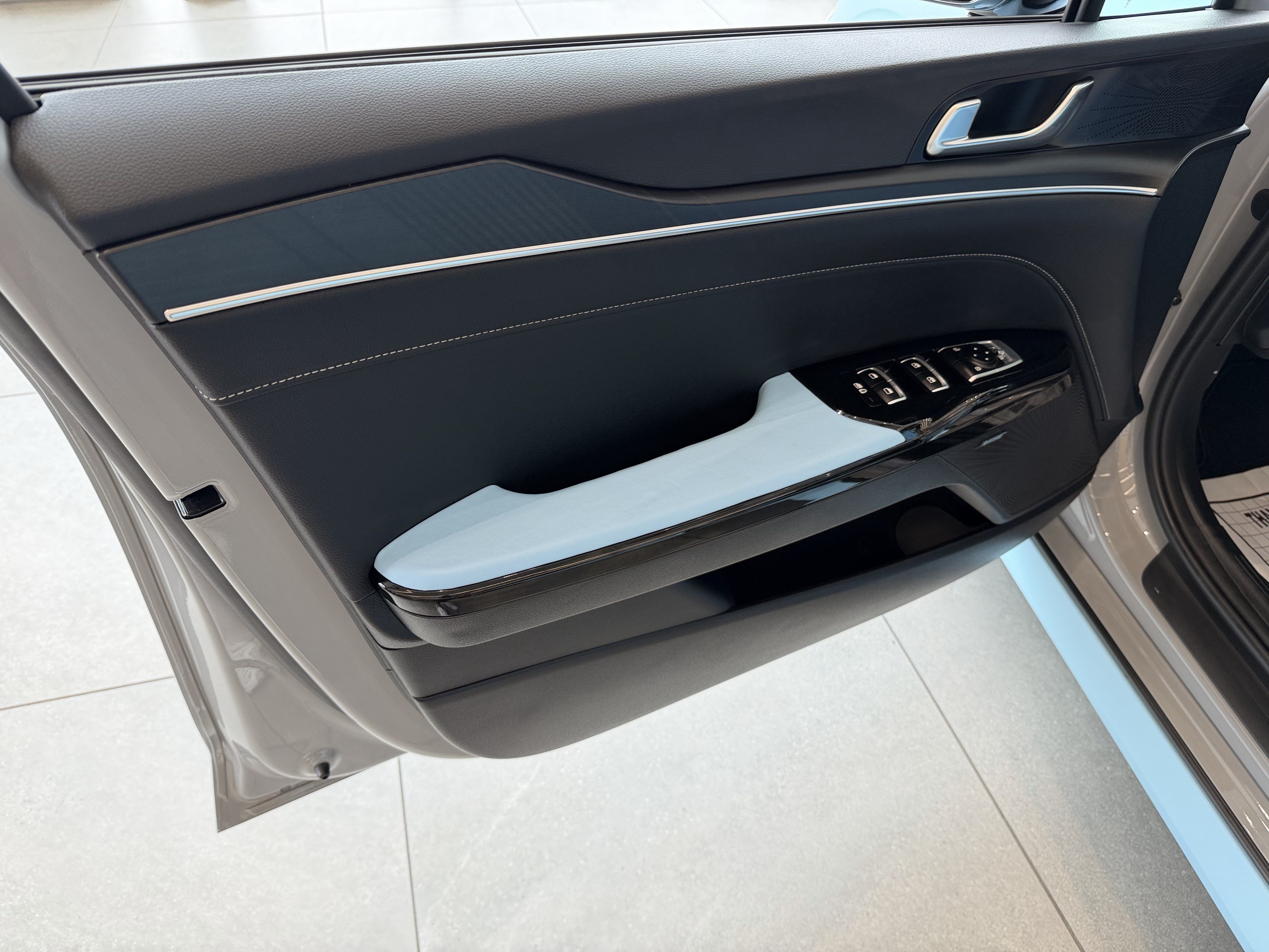 New 2026 Wolf Gray Kia GT-Line image 10