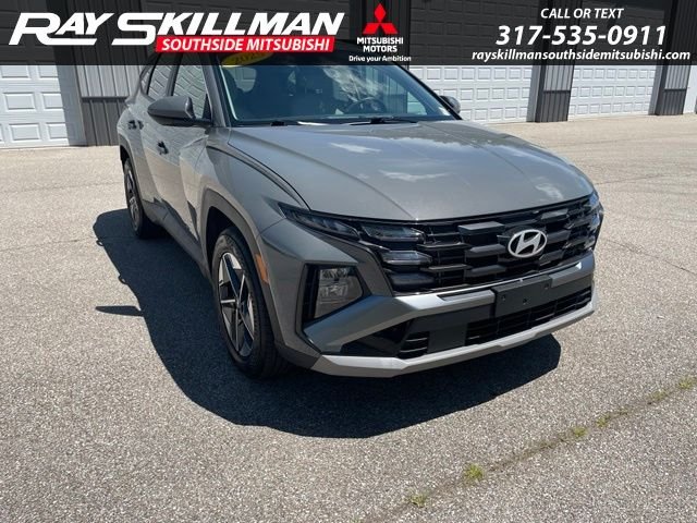 Used 2025 Gray Hyundai SEL image 3