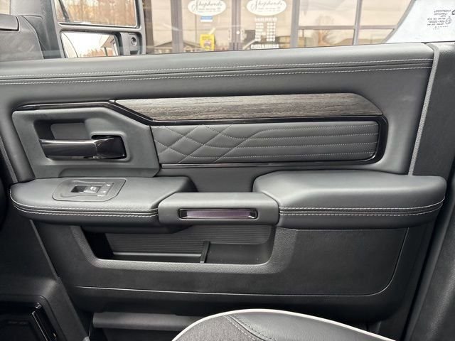 New 2026 Diamond Black Crystal Pearl-Coat Exterior Paint RAM Limited image 27