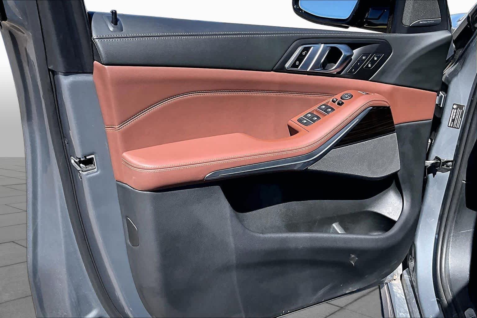Used 2024 Skyscraper Grey Metallic BMW xDrive40i image 19