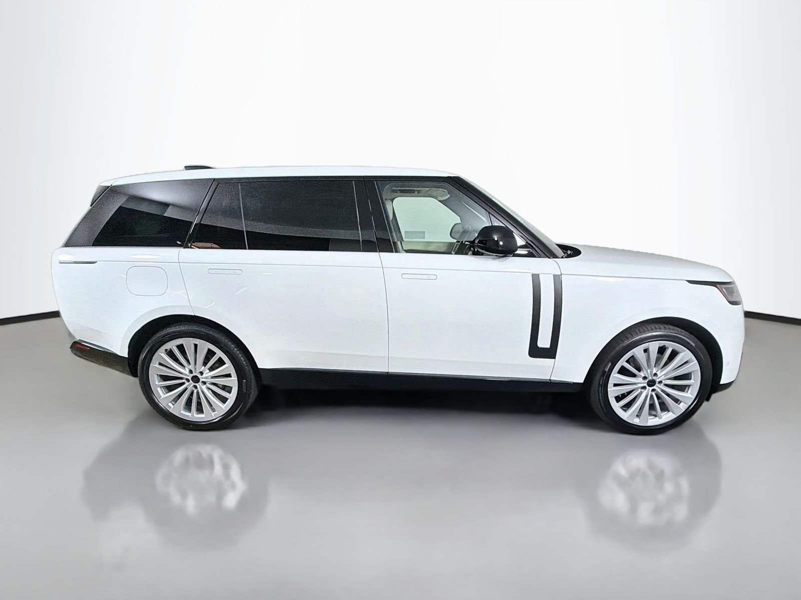 New 2026 Ostuni Pearl White Land Rover SE image 6