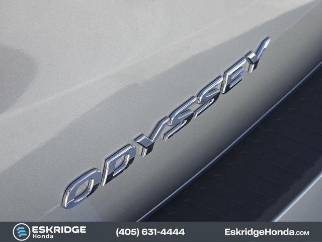 New 2026 Solar Silver Metallic Honda Touring image 7