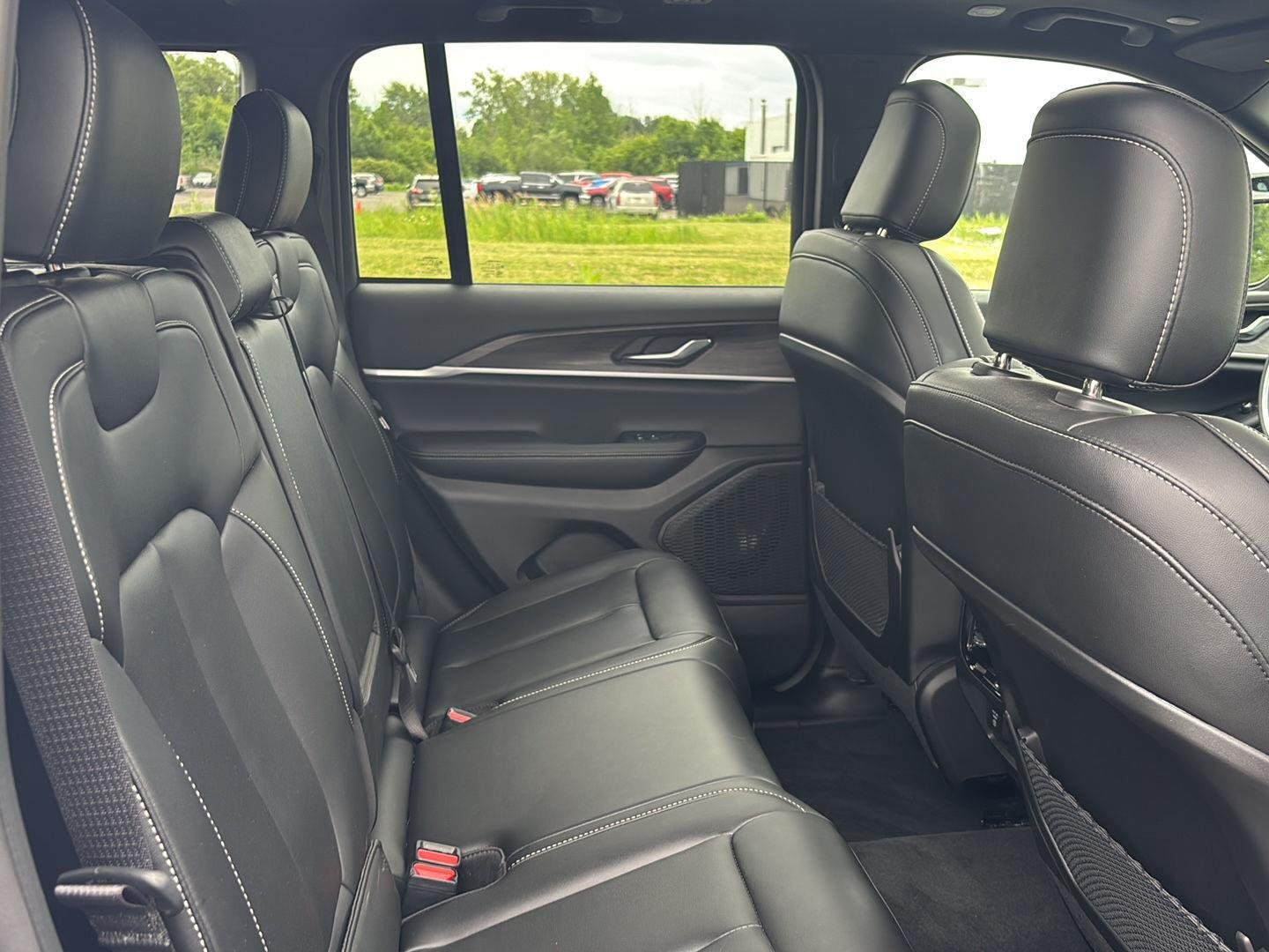 Used 2025 Silver Zynith Jeep Limited image 34