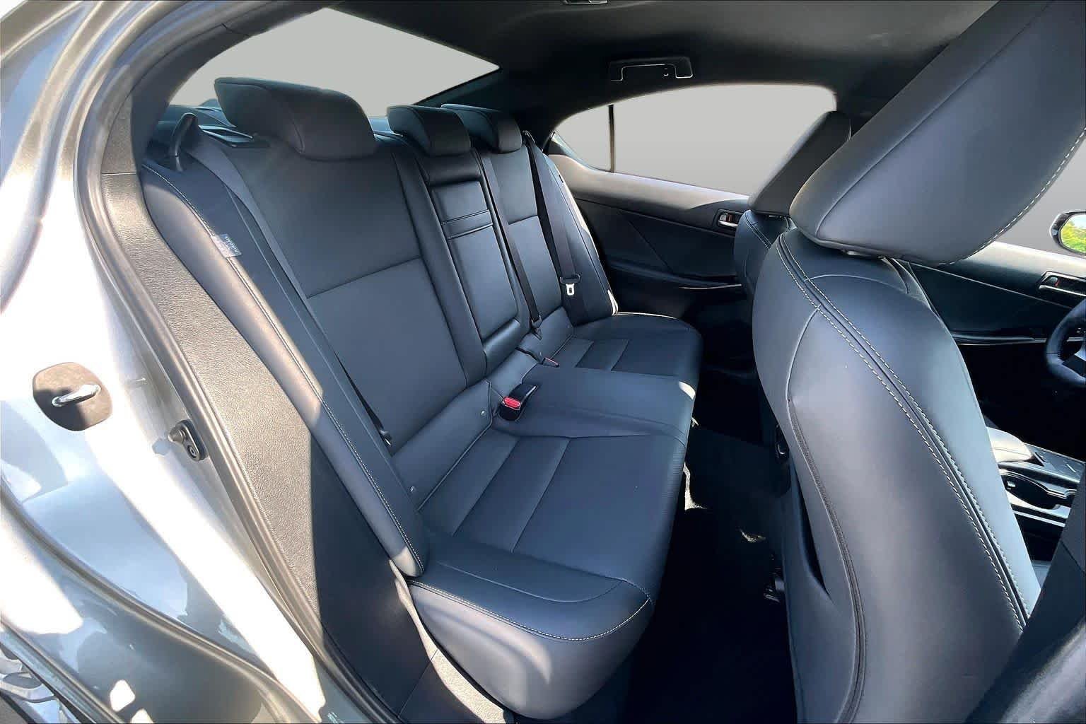 Used 2021 Atomic Silver Lexus  image 36