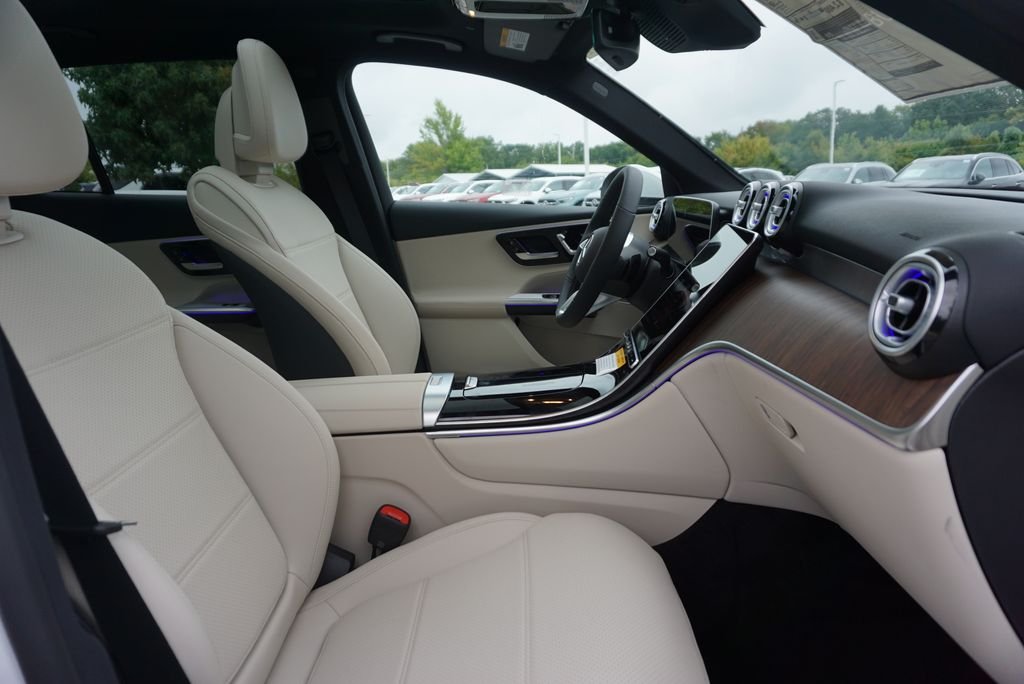 Used 2026 Polar White Mercedes-Benz GLC 300 image 64