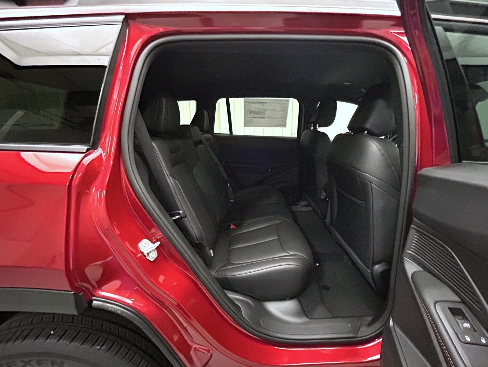 New 2026 Red Hot Pearl-Coat Exterior Paint Jeep Limited image 18