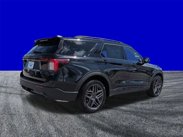 New 2026 Agate Black Metallic Ford ST-Line image 4