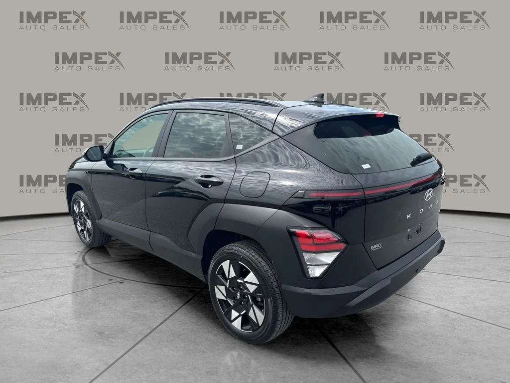 Used 2024 Black Hyundai SEL image 2