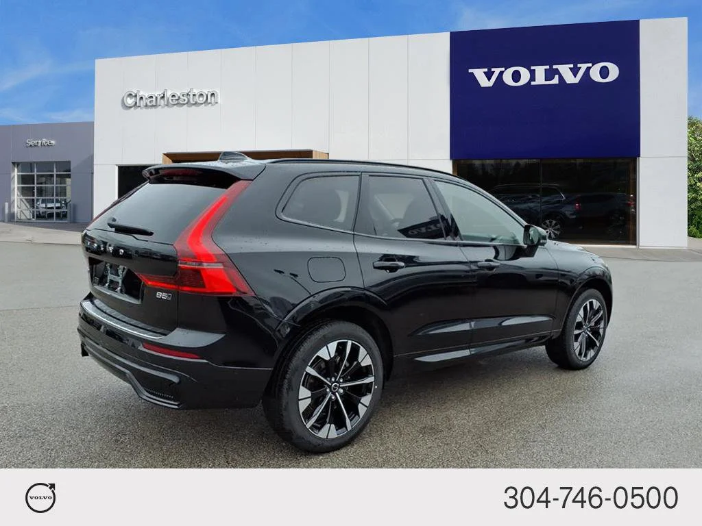 Used 2026 Onyx Black Metallic Volvo Plus image 3