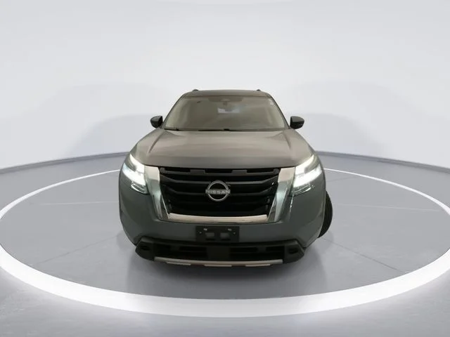 Used 2024 Gray Nissan Platinum image 3