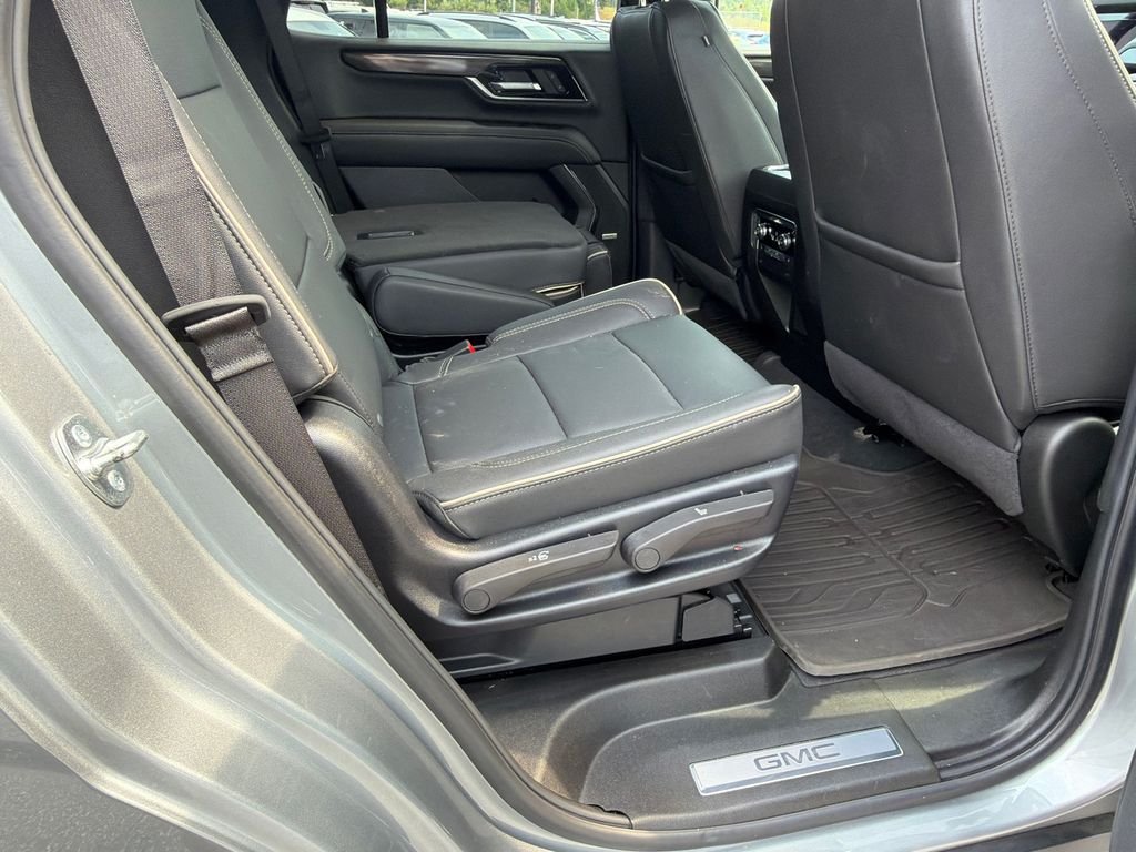 Used 2025 Silver GMC Elevation image 15