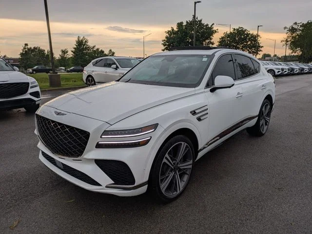 Used 2025 White Genesis 3.5T e-SC image 3