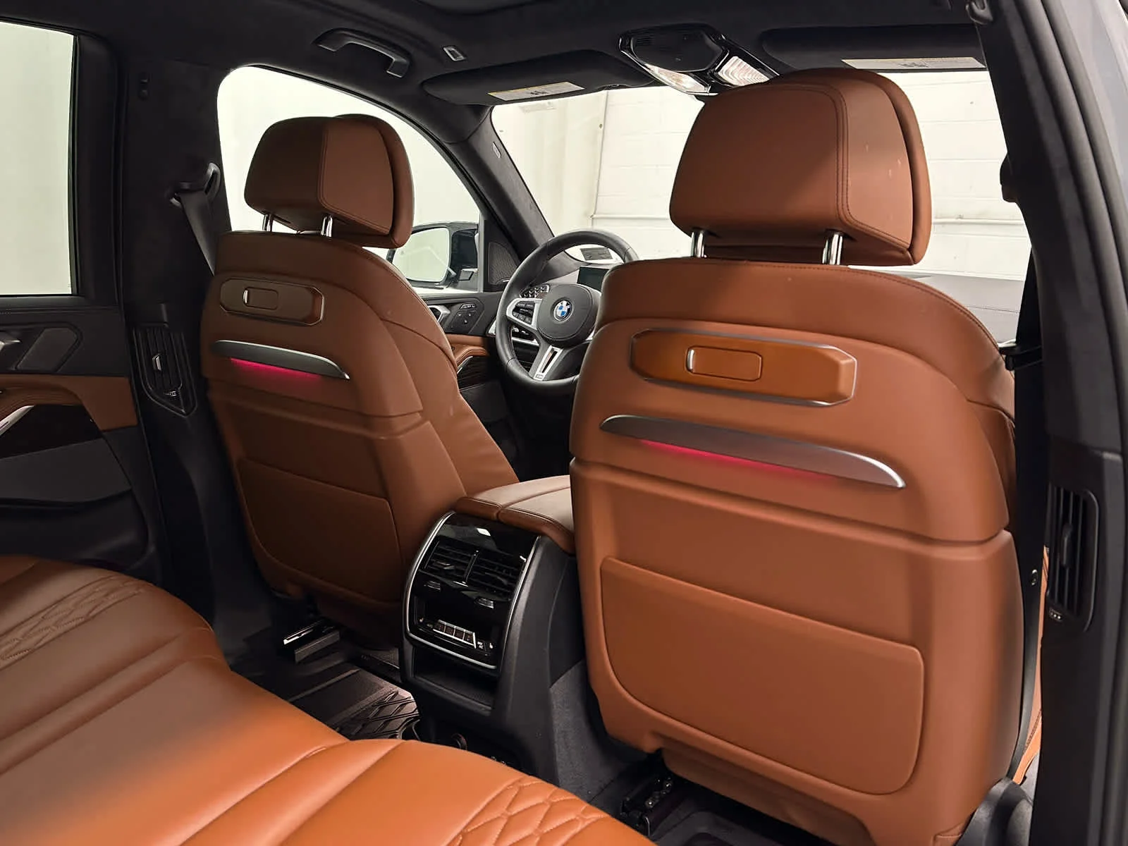 Used 2026 Brooklyn Grey Metallic BMW M60i image 21