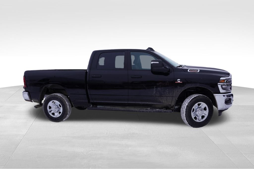 New 2026 Diamond Black Crystal Pearl-Coat Exterior Paint RAM Tradesman image 2