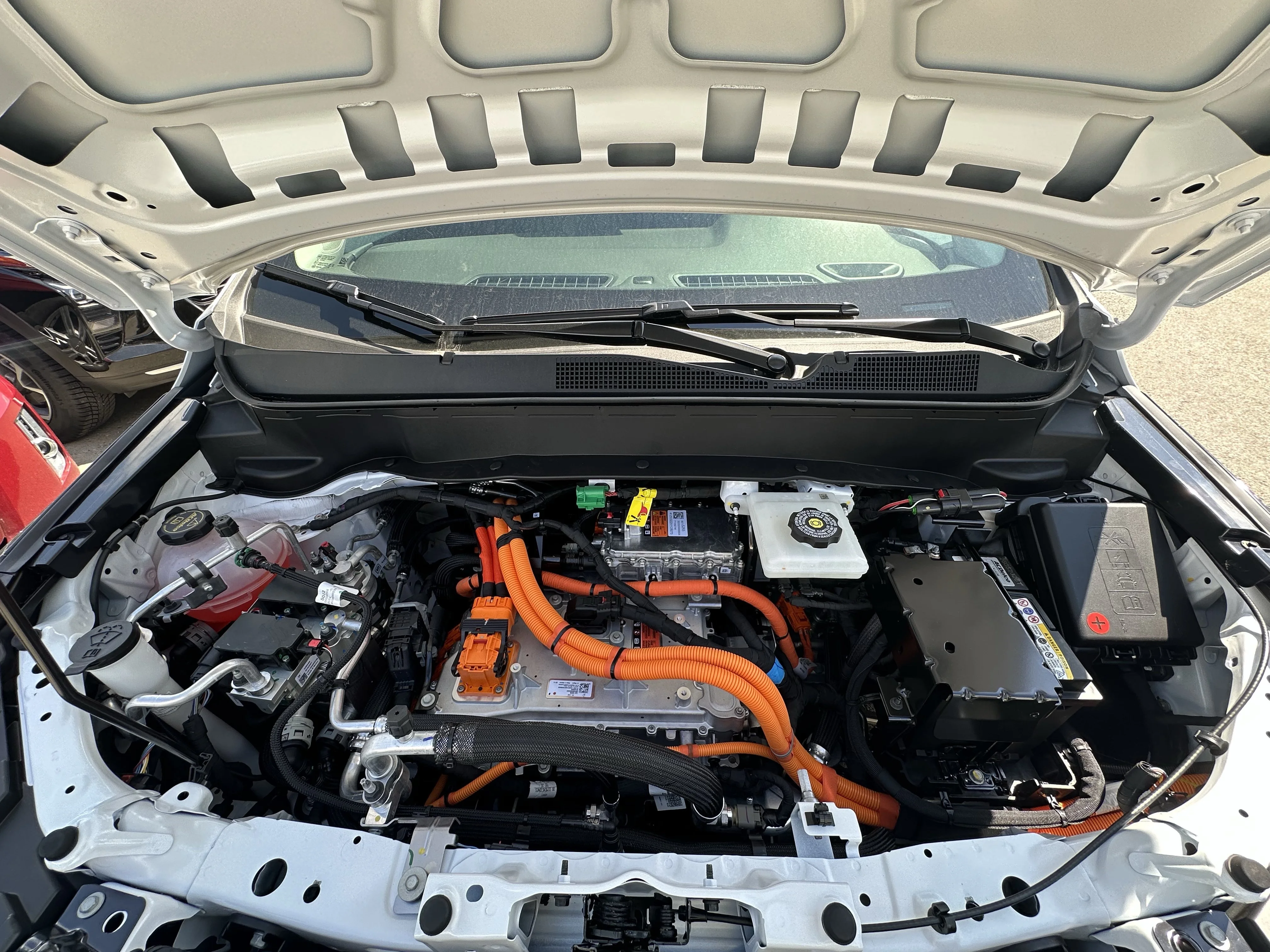 New 2027 Summit White Chevrolet LT image 7