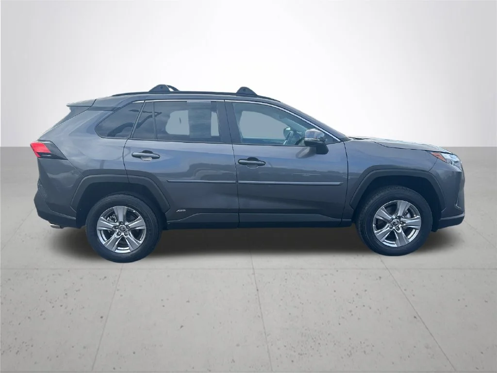 Used 2022 Gray Toyota XLE image 6