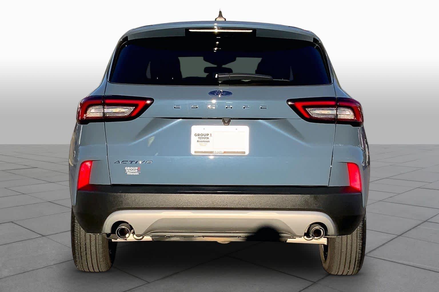 Used 2023 Vapor Blue Metallic Ford Active image 5