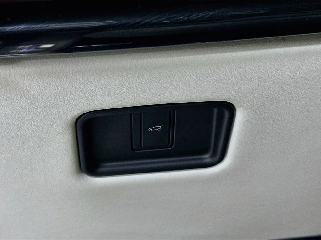 Certified Used 2025 Black Land Rover SE image 11