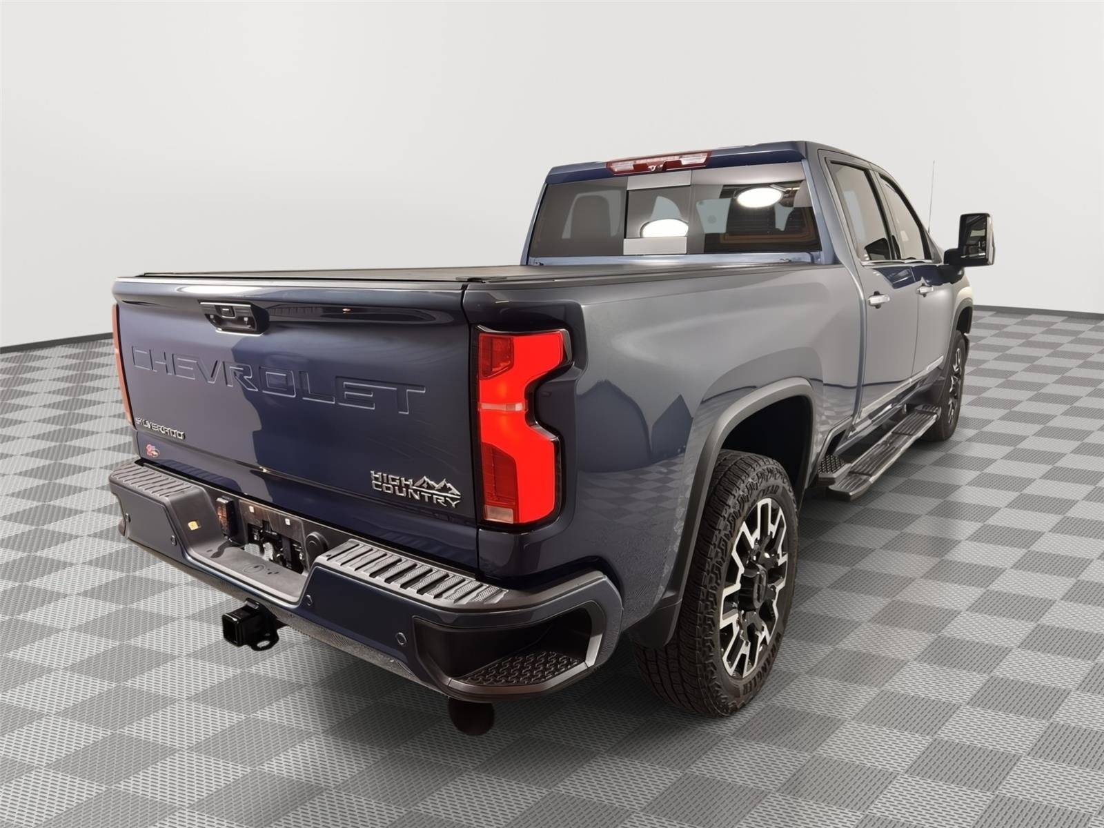 Used 2024 Lakeshore Blue Metallic Chevrolet High Country image 17