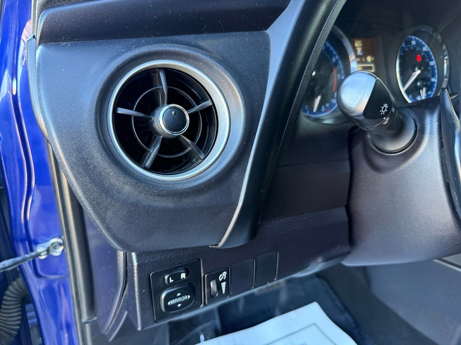 Used 2018 Blue Toyota SE image 14