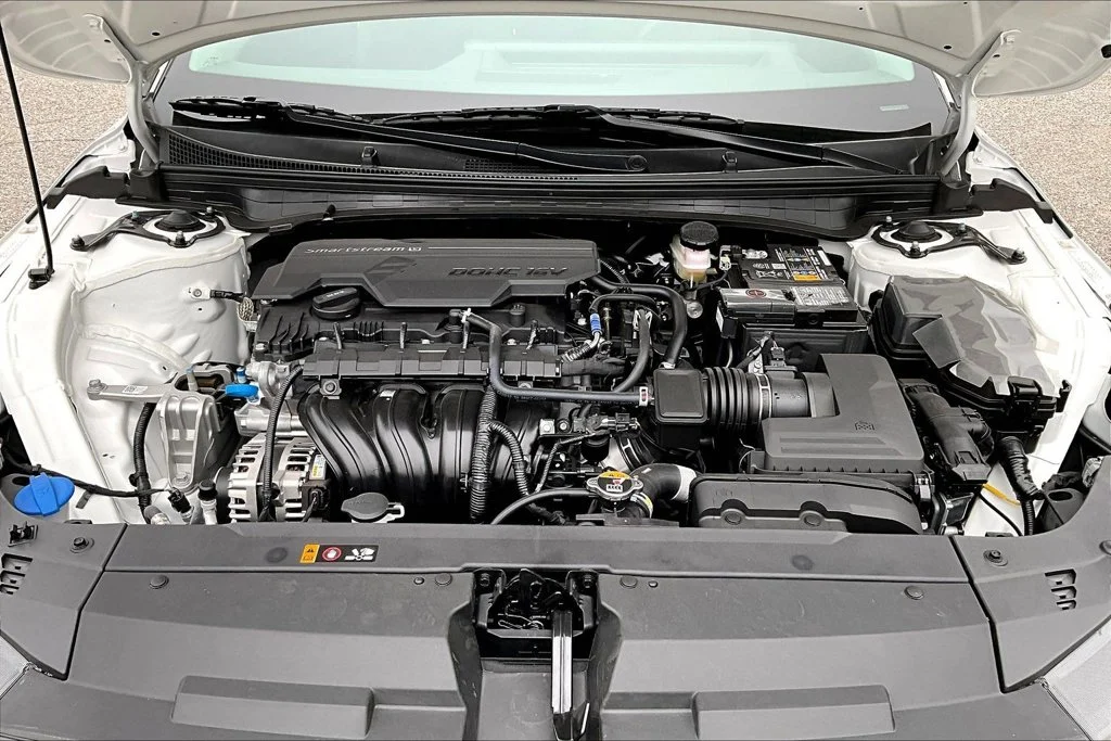 New 2026 Snow White Pearl Kia LXS image 12