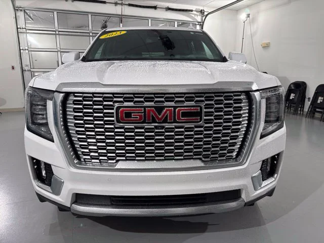 Used 2023 White GMC Denali image 2