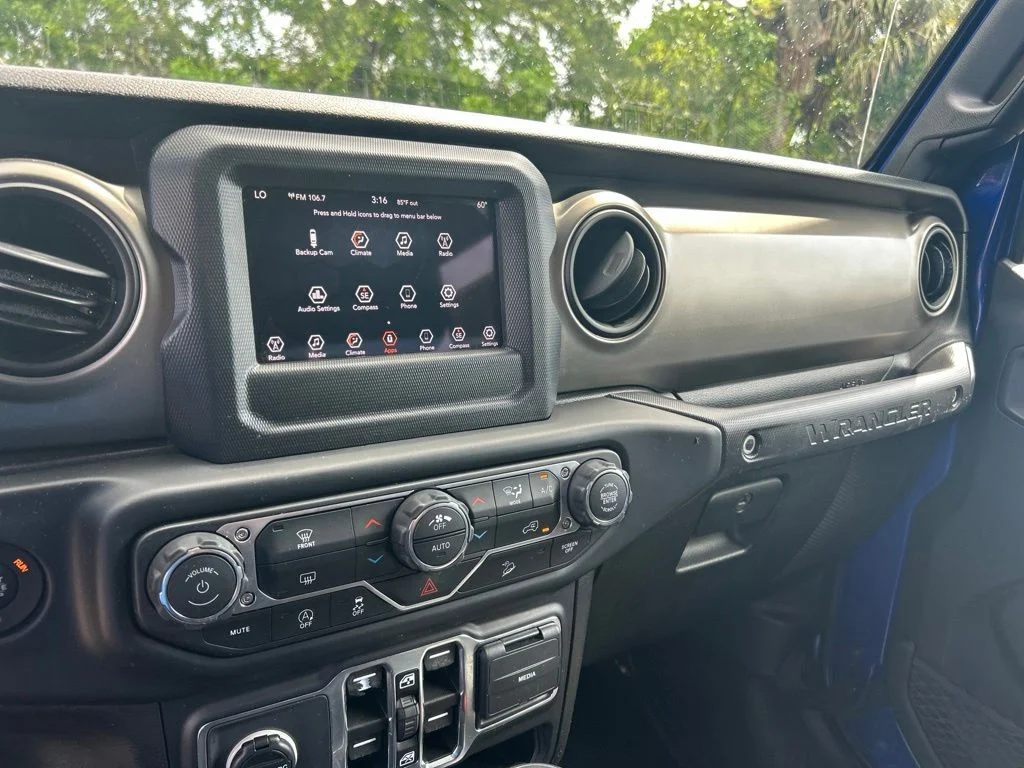 Used 2019 Blue Jeep Unlimited Sport S image 11