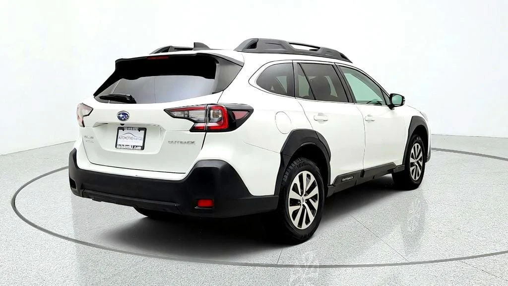 Used 2025 Crystal White Pearl Subaru Premium AWD w/ Moonroof, Navigation, Blind Spot & Keyless Start image 5