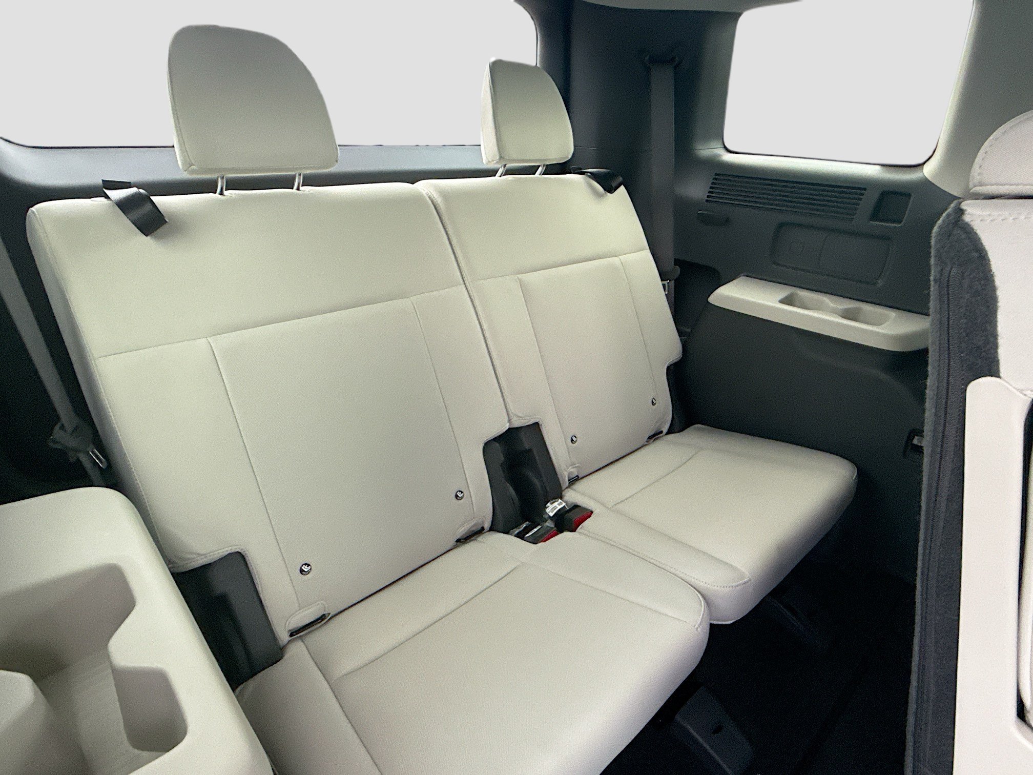 New 2026 Serenity White Hyundai SE FWD image 44