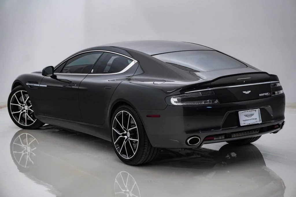 Used 2015 Meteorite Silver Aston Martin  image 10
