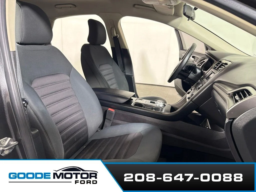 Used 2017 Gray Ford SE image 23