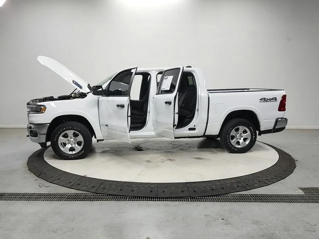 Used 2025 White Ram Big Horn/Lone Star image 12