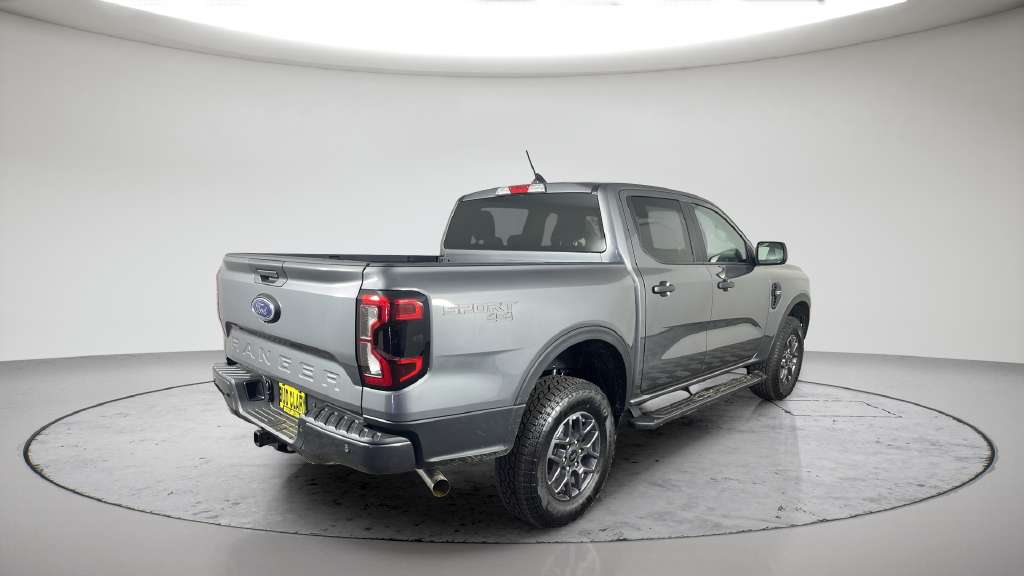 New 2026 Carbonized Gray Metallic Ford XLT image 8