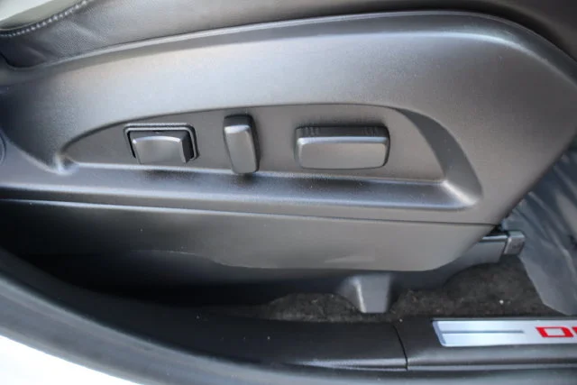 Used 2016 Summit White GMC Denali image 13