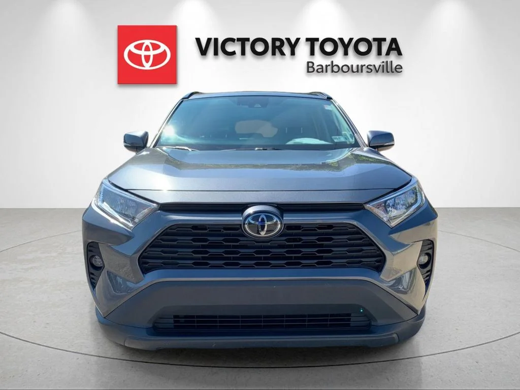 Used 2021 Gray Toyota XLE Premium image 8