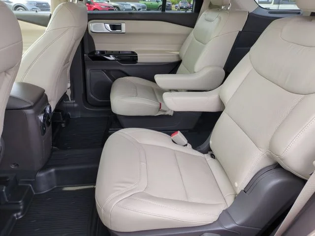 Used 2022 Black Ford Platinum image 29