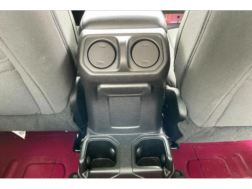 Used 2022 Pink Jeep Sport S image 22