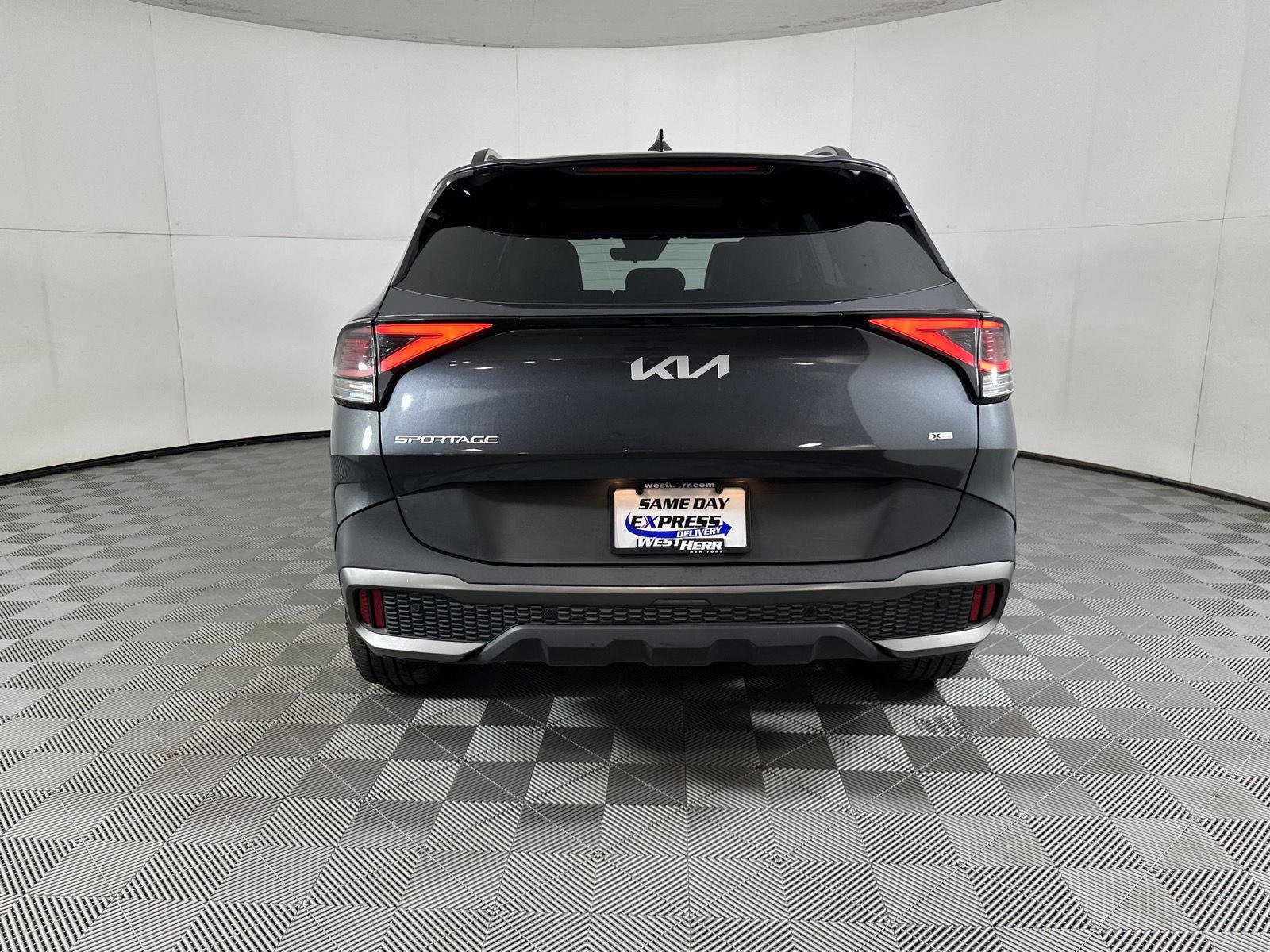 Used 2024 Gravity Gray Kia X-Line image 5