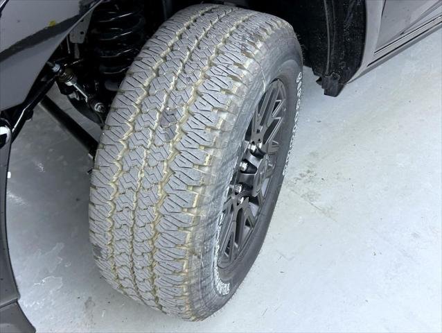 New 2026 Diamond Black Crystal Pearl-Coat Exterior Paint RAM Limited image 24