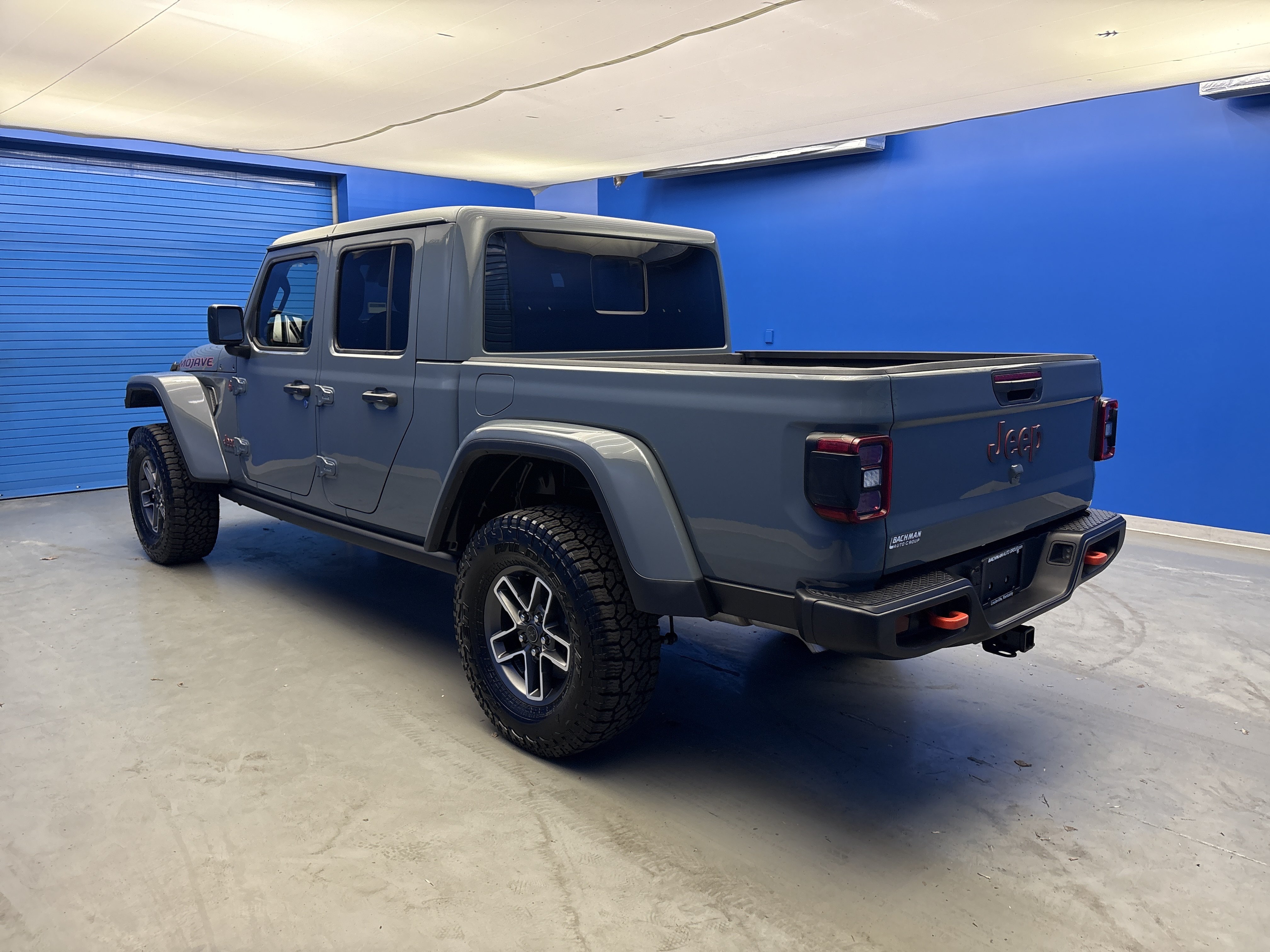 Used 2025 Anvil Clearcoat Jeep Mojave image 5