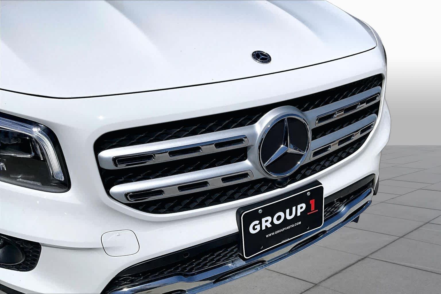 Used 2023 Polar White Mercedes-Benz GLB 250 image 28